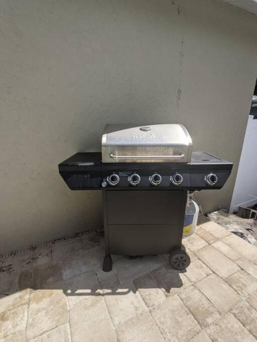 Florinda 3bdr/2bth 2car Garage With New Pool * Sarasota