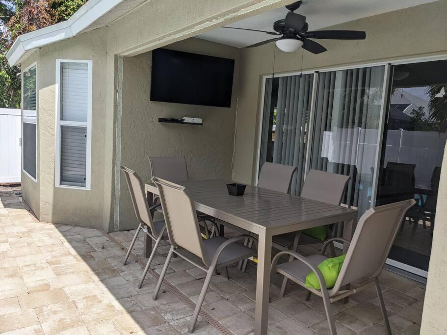 Holiday home Florinda 3bdr/2bth 2car Garage With New Pool Sarasota