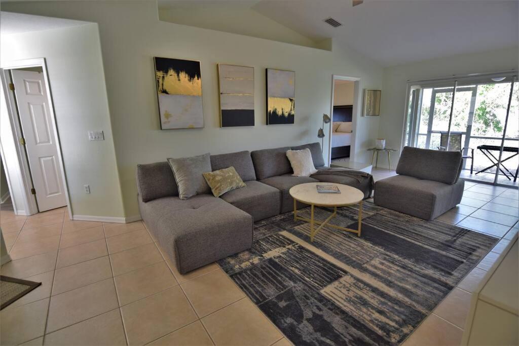 Holiday home Florinda 3bdr/2bth 2car Garage With New Pool